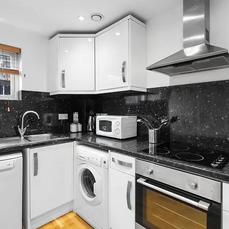 Silvercroft - Luxury Modern Coastal Retreat Near Beach, Sleeps 4 * Porthtowan
